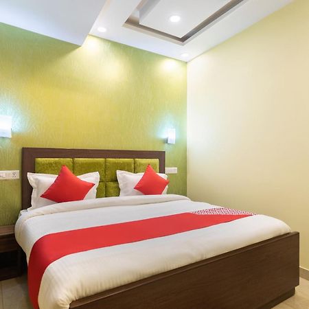 Super Oyo Hotel O Red Stone Inn Nuova Delhi Esterno foto