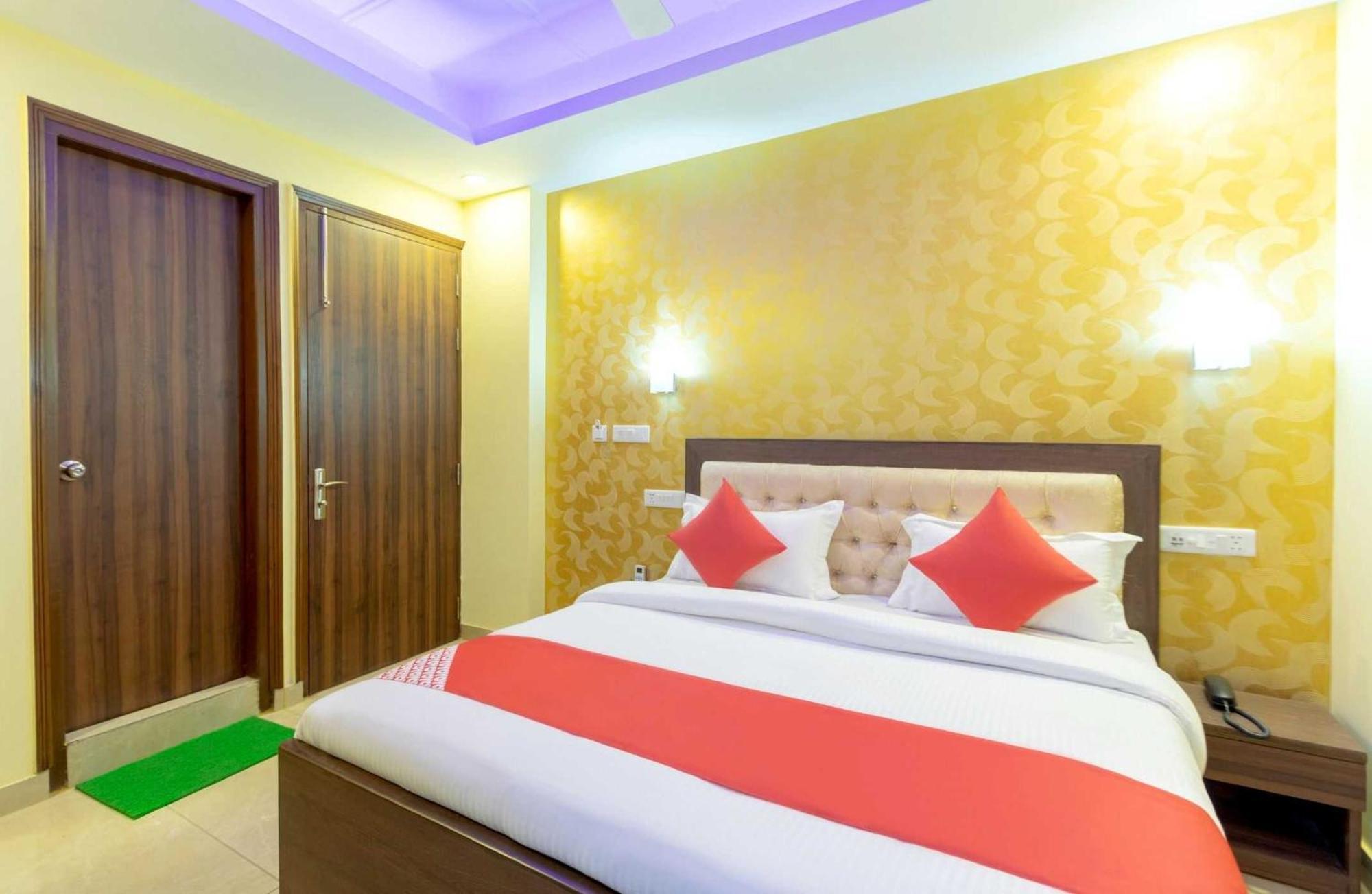 Super Oyo Hotel O Red Stone Inn Nuova Delhi Esterno foto