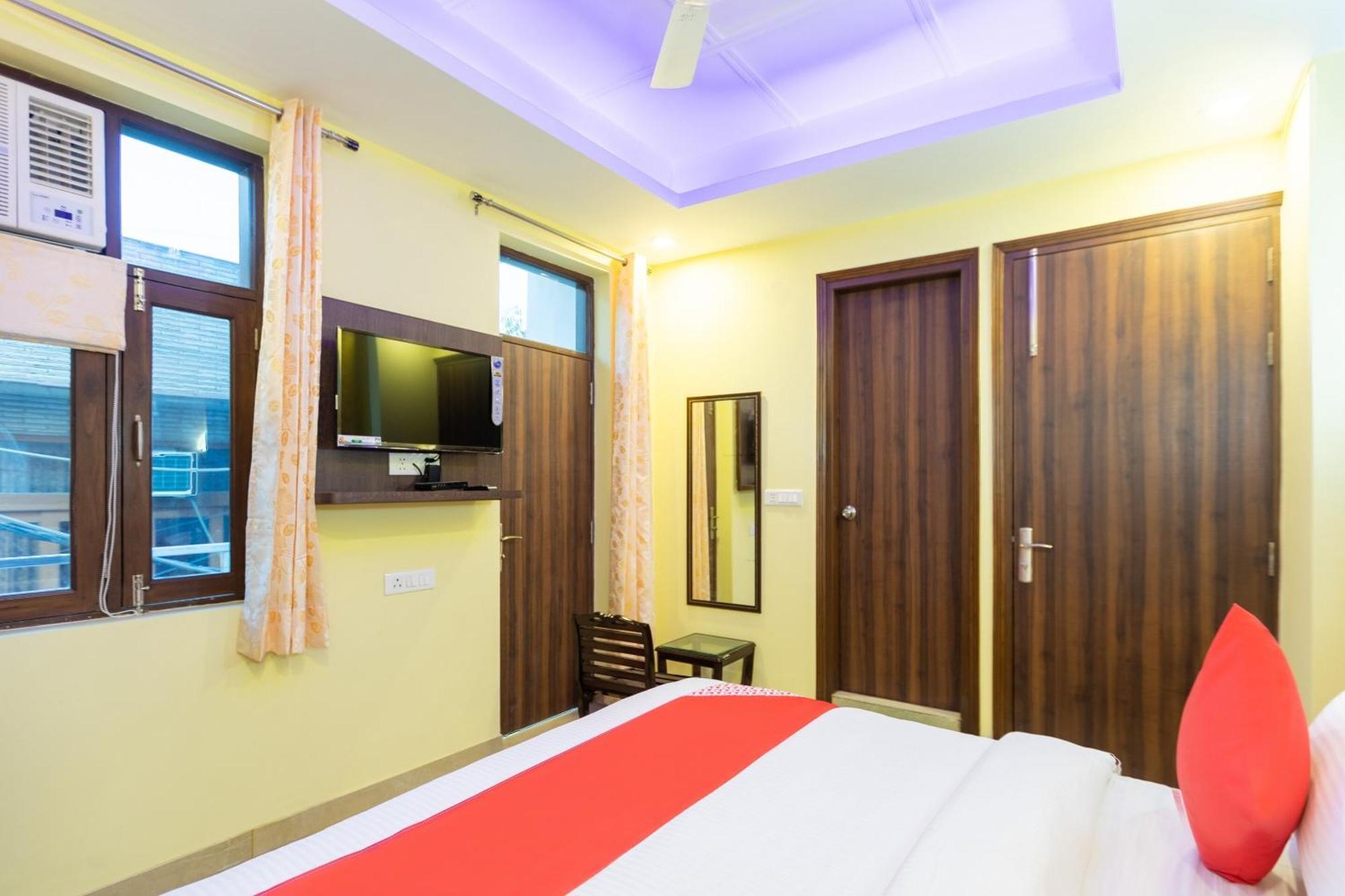 Super Oyo Hotel O Red Stone Inn Nuova Delhi Esterno foto
