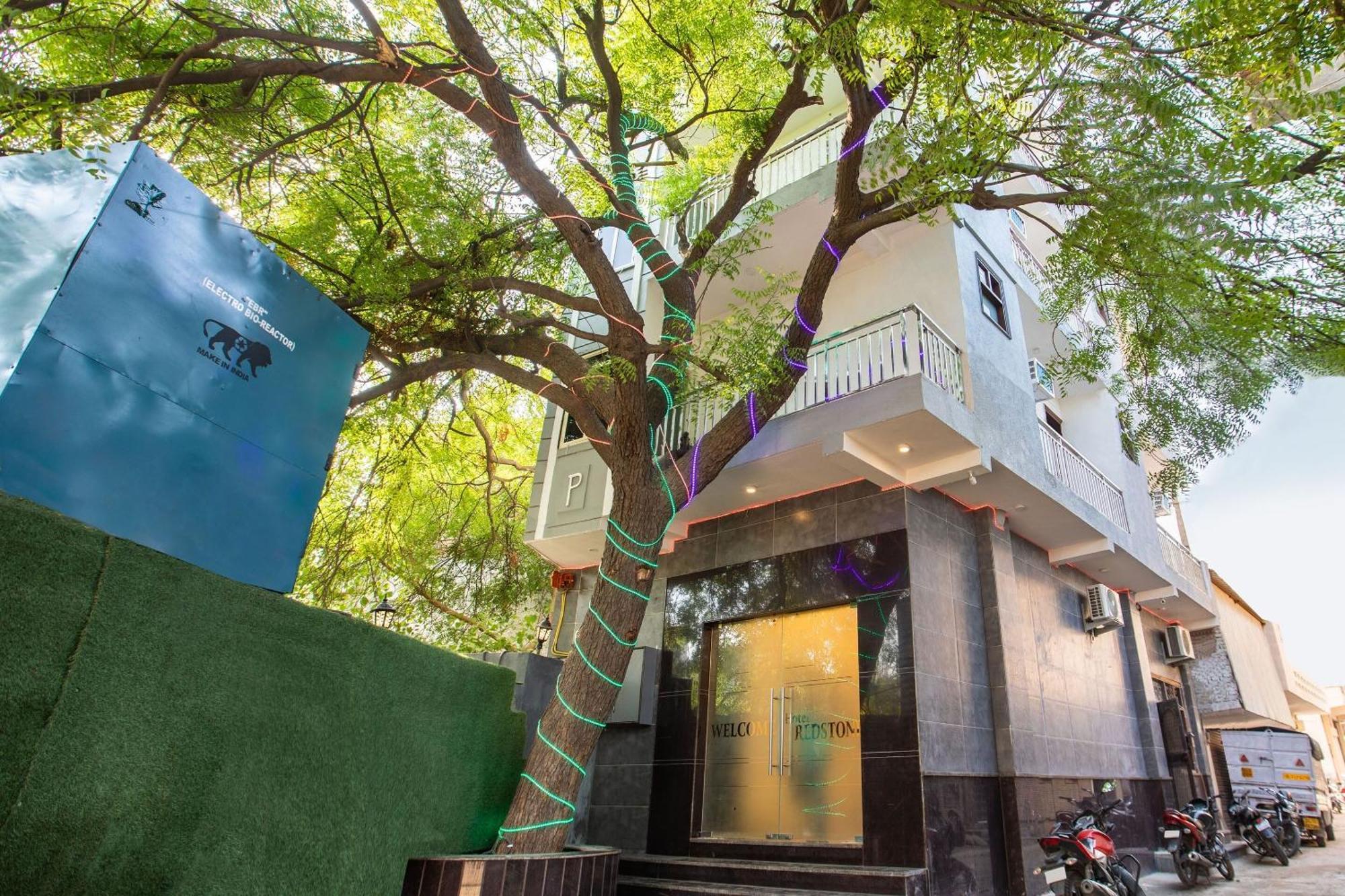 Super Oyo Hotel O Red Stone Inn Nuova Delhi Esterno foto