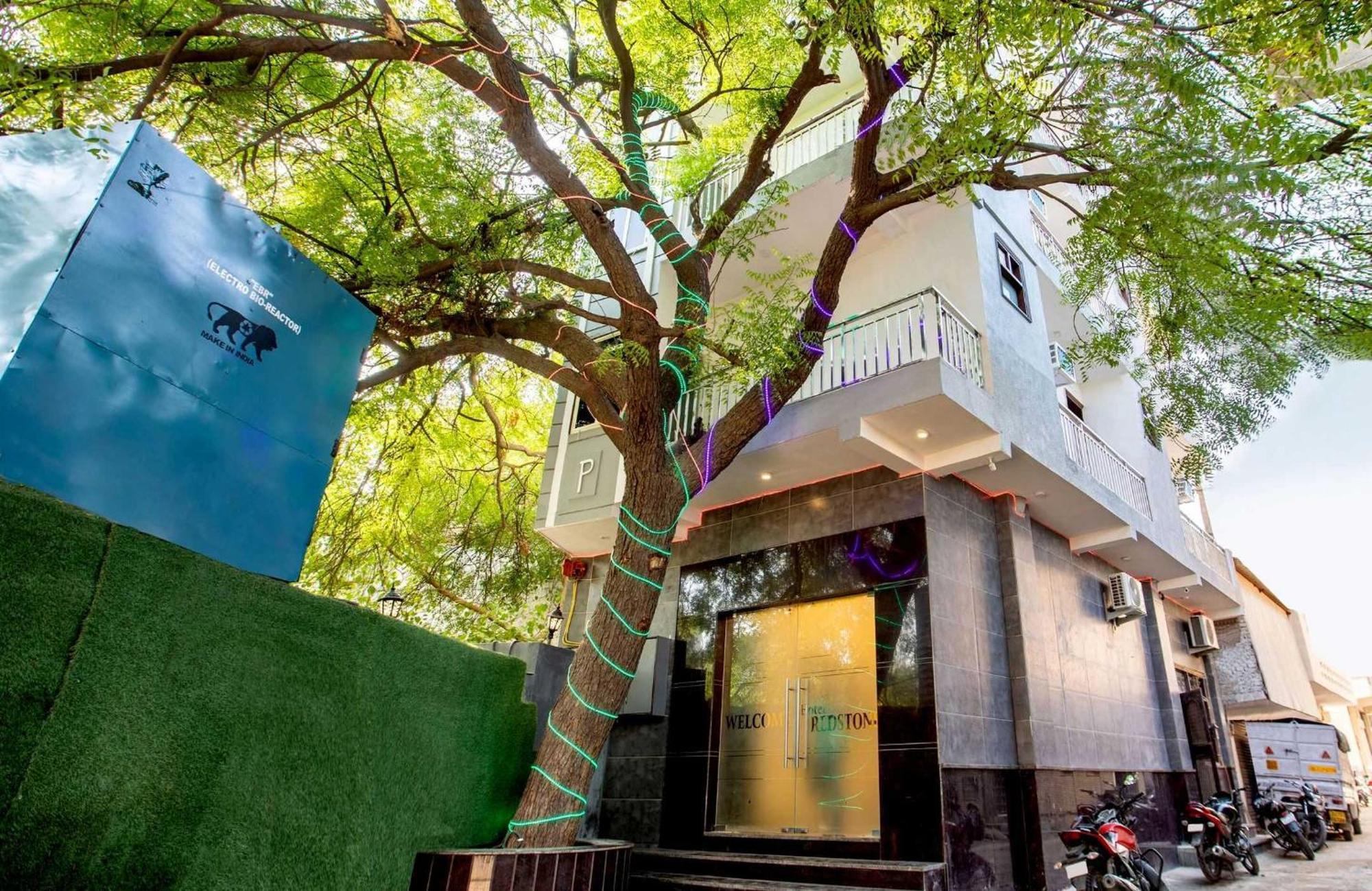 Super Oyo Hotel O Red Stone Inn Nuova Delhi Esterno foto