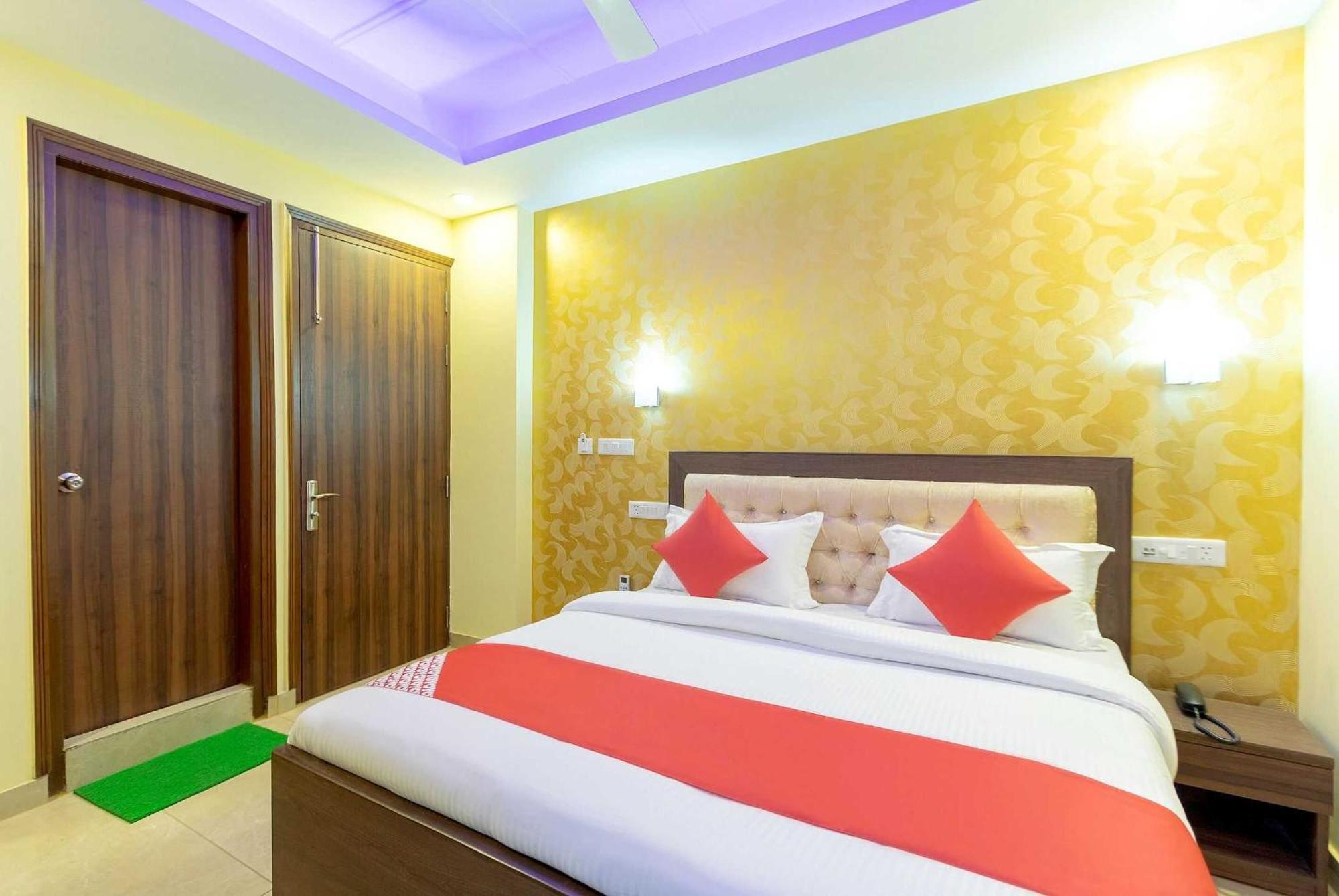 Super Oyo Hotel O Red Stone Inn Nuova Delhi Esterno foto