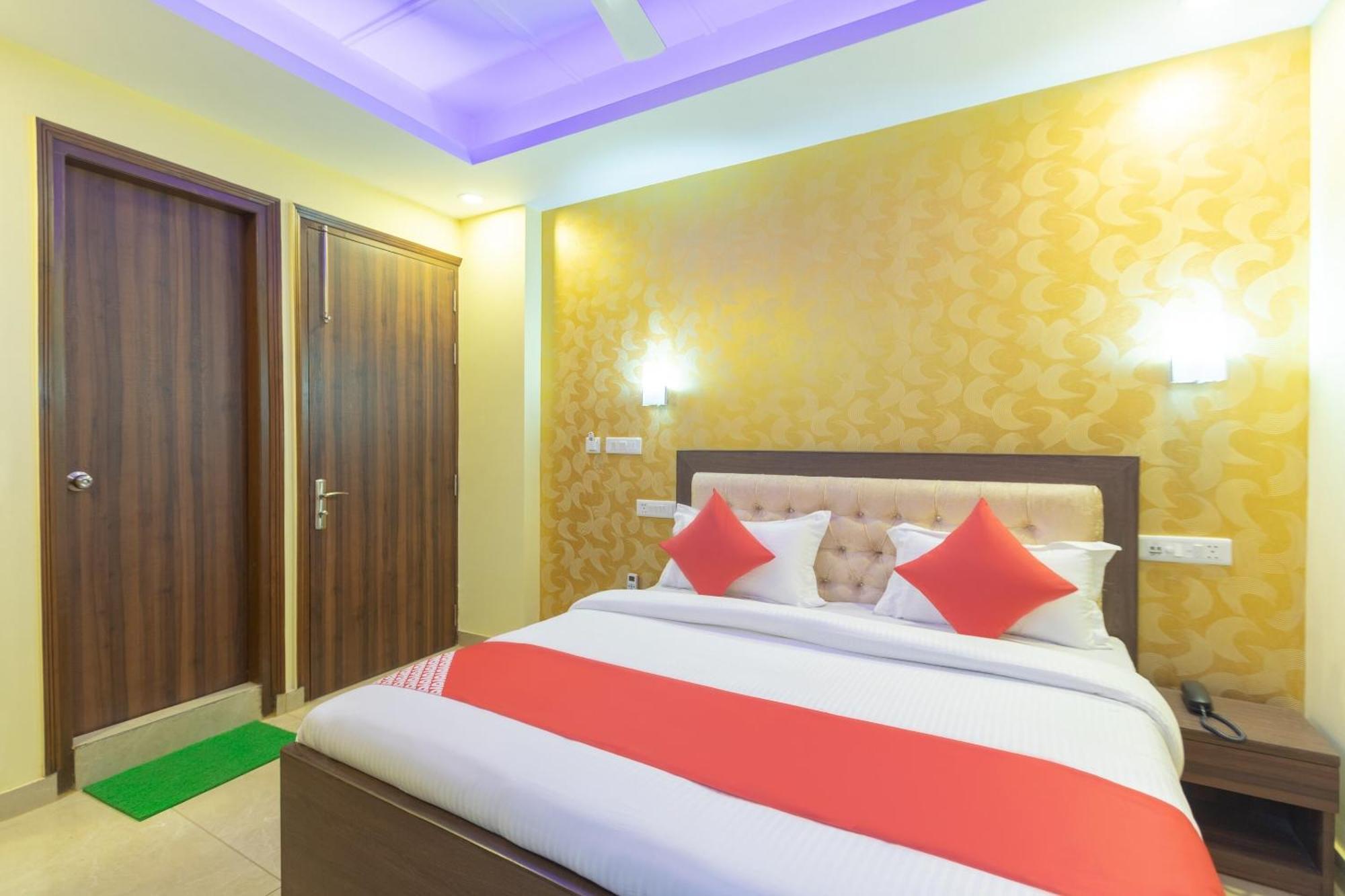 Super Oyo Hotel O Red Stone Inn Nuova Delhi Esterno foto