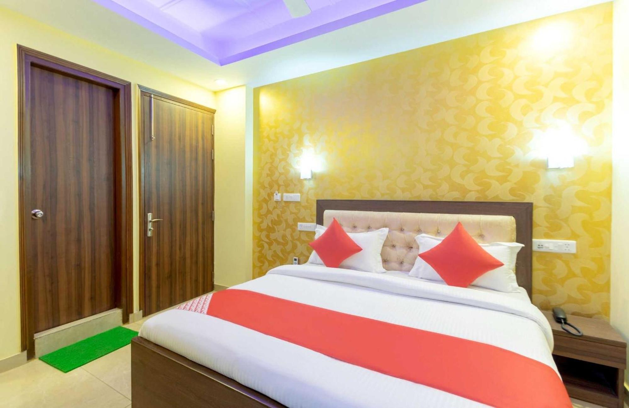 Super Oyo Hotel O Red Stone Inn Nuova Delhi Esterno foto