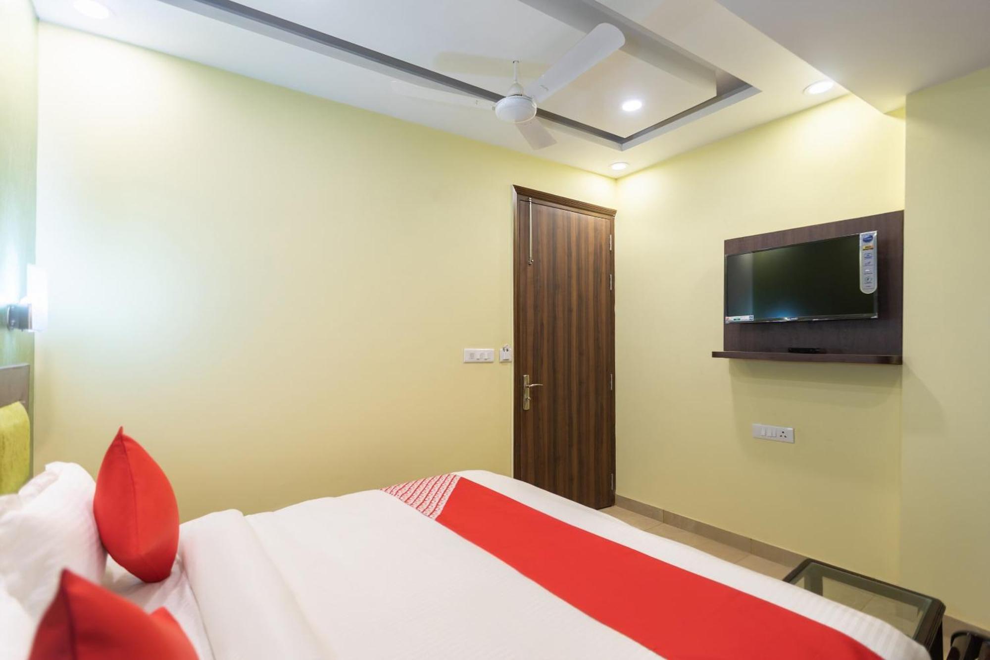 Super Oyo Hotel O Red Stone Inn Nuova Delhi Esterno foto