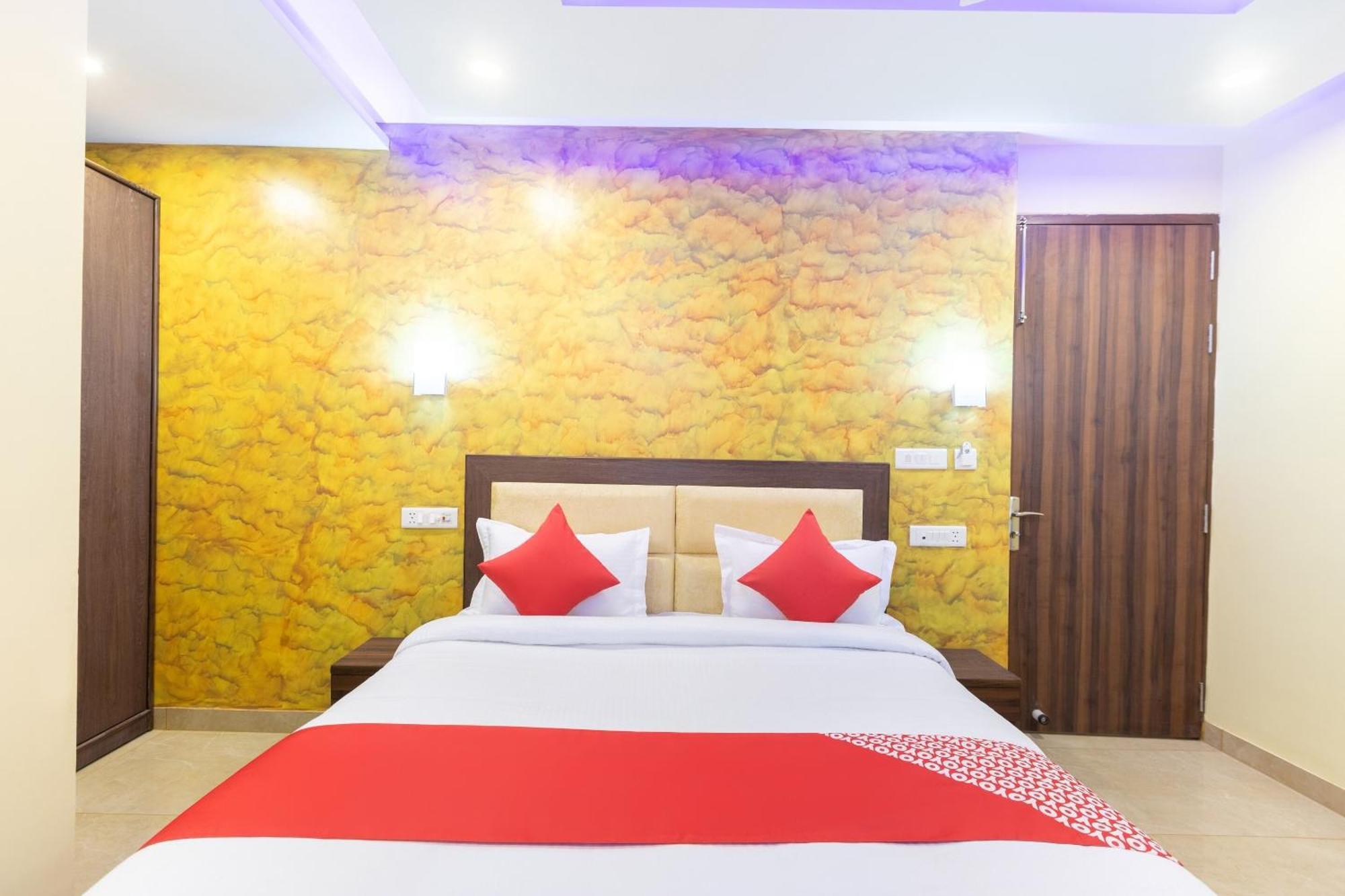 Super Oyo Hotel O Red Stone Inn Nuova Delhi Esterno foto